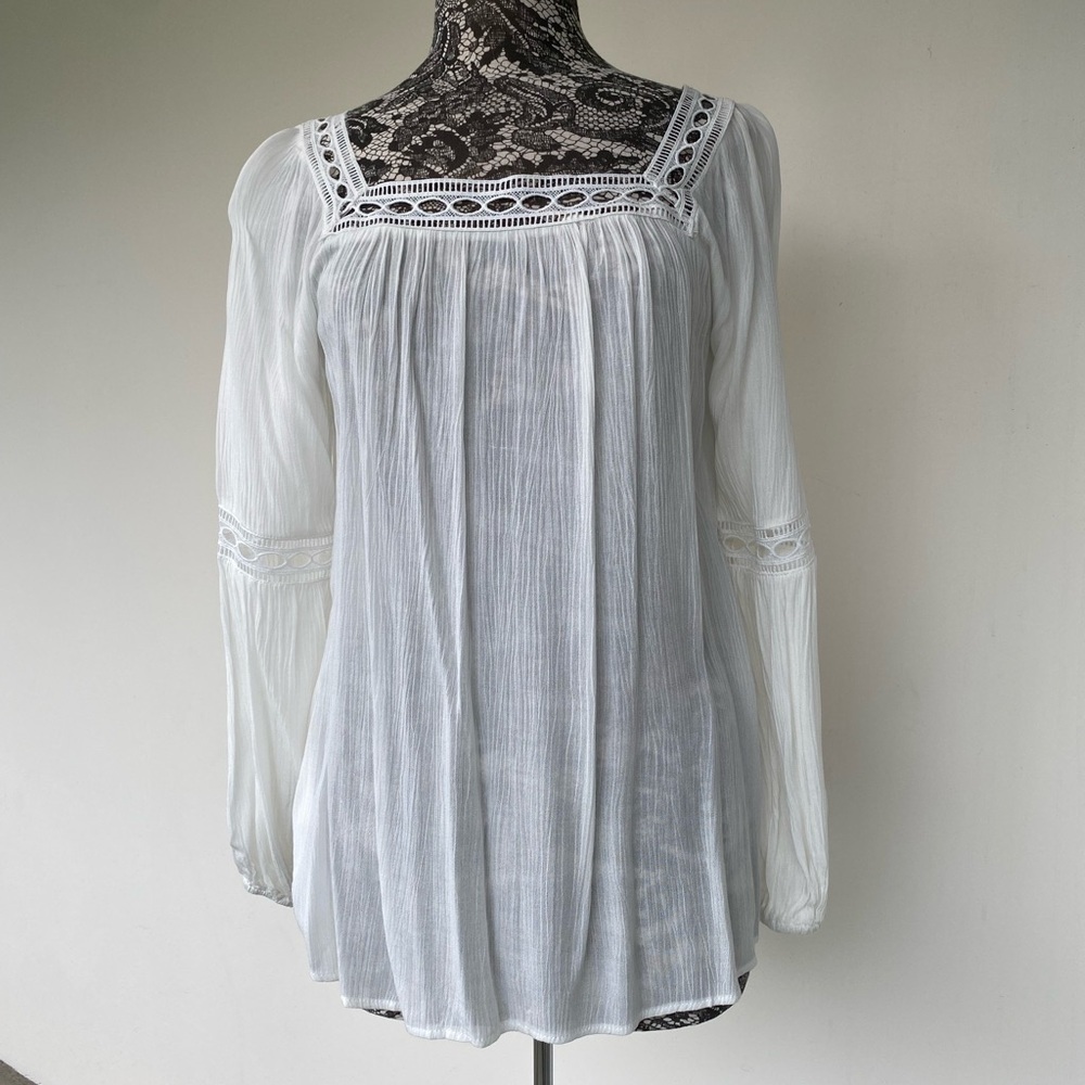 Elegant White Lace Trim Blouse by Andree Blue size Large